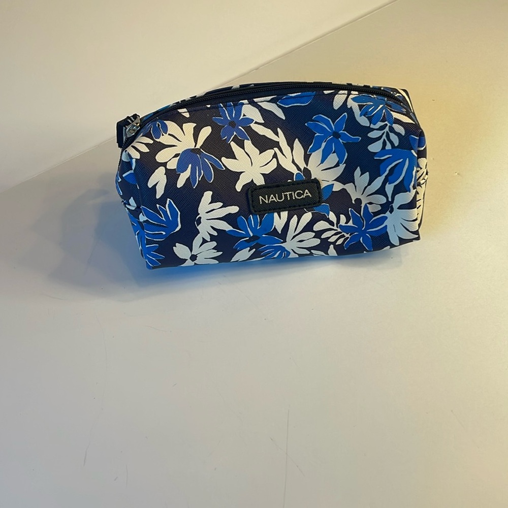 Náutica cream and blue make up bag mini bag